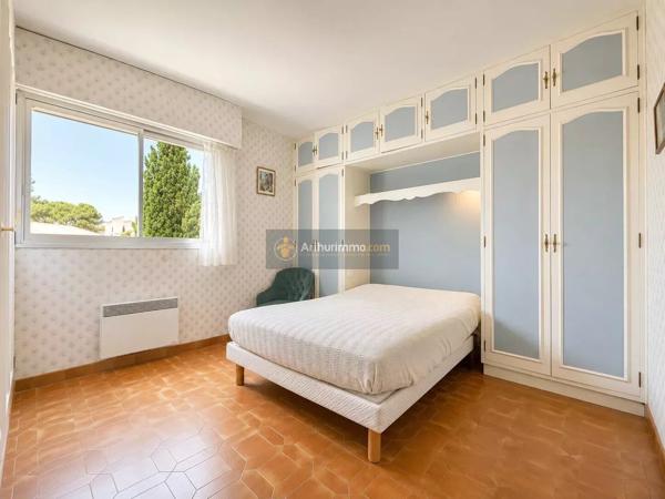 Vente                                                      Appartement
                        
                     3 pièces                      68 m2                     à Saint-Aygulf