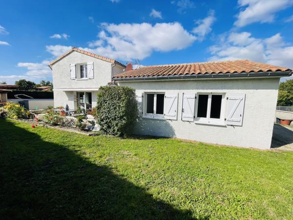 Boivre-la-vallée (86470) MAISON DE CHARME