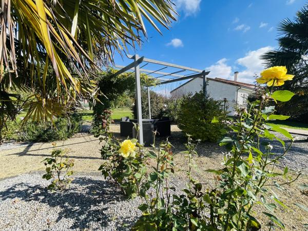 Boivre-la-vallée (86470) MAISON DE CHARME