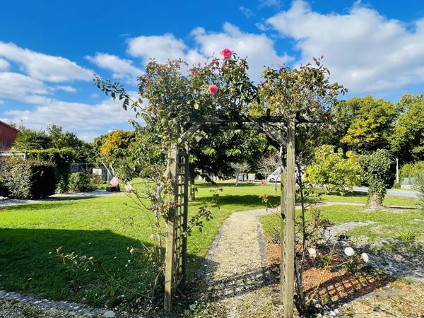 Boivre-la-vallée (86470) MAISON DE CHARME