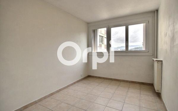 Appartement à vendre    4 pièces • 79 m2 Marseille 10