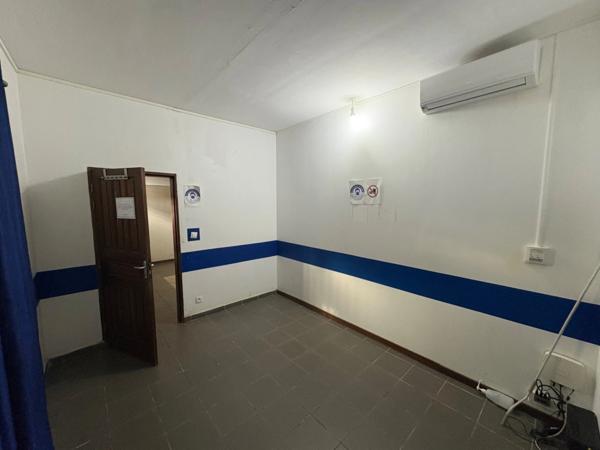 Local/bureau à louer ()