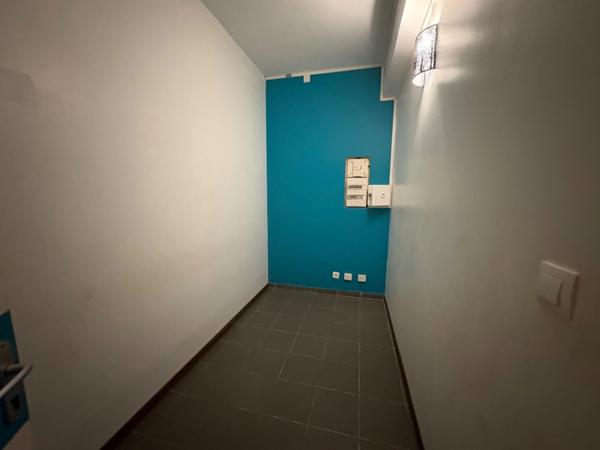 Local/bureau à louer ()