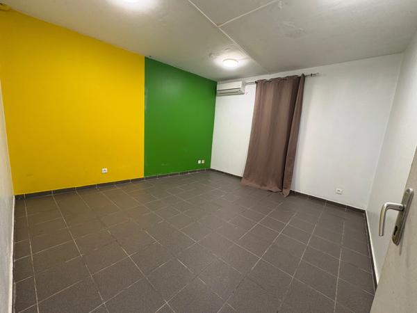 Local/bureau à louer ()