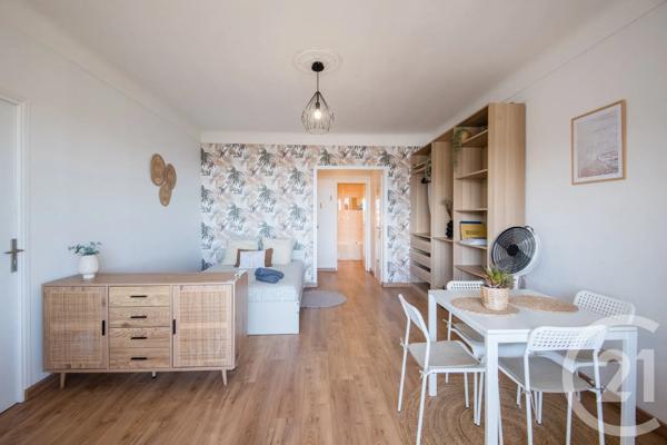 Appartement F1 à vendre  1 pièce - 39 m 2   VILLEFRANCHE SUR MER  - 06