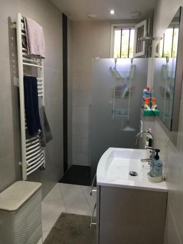 Maison 6 pièces rénovée de 92,55m2 avec double habitation à Bondy (93140) |Terrain 290m²| 2 stationnements privés