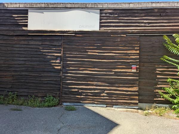 Local 170 m² à louer ECHIROLLES (38)