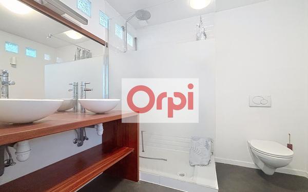 Appartement à louer    3 pièces • 70 m2 Annemasse
