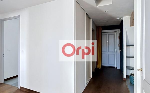 Appartement à louer    3 pièces • 70 m2 Annemasse