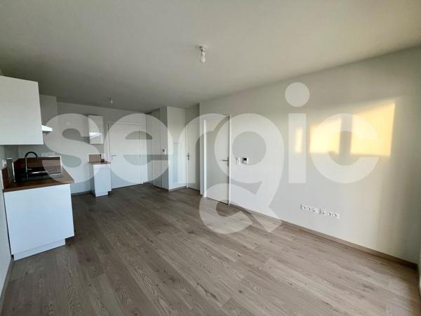 Location 2 Pieces 40 80000 Amiens 25 1633 01 0014