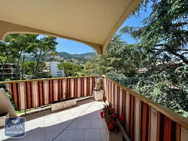 Appartement à louer 3 pièces 107m² Mandelieu-la-Napoule (06210)
