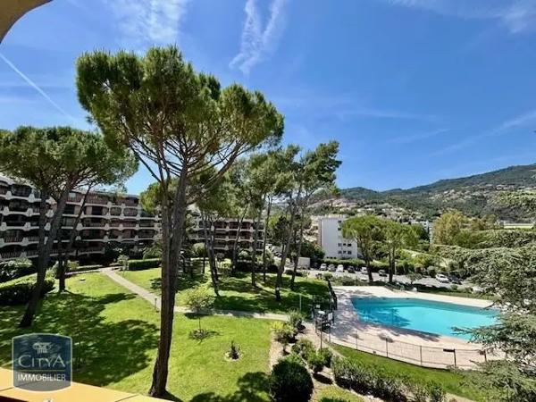 Appartement à louer 3 pièces 107m² Mandelieu-la-Napoule (06210)