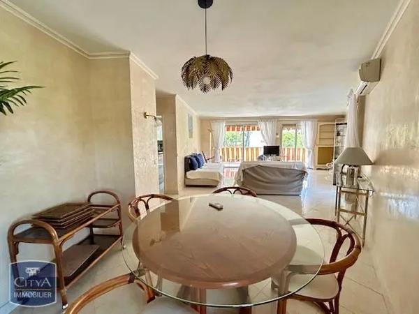 Appartement à louer 3 pièces 107m² Mandelieu-la-Napoule (06210)