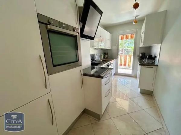 Appartement à louer 3 pièces 107m² Mandelieu-la-Napoule (06210)