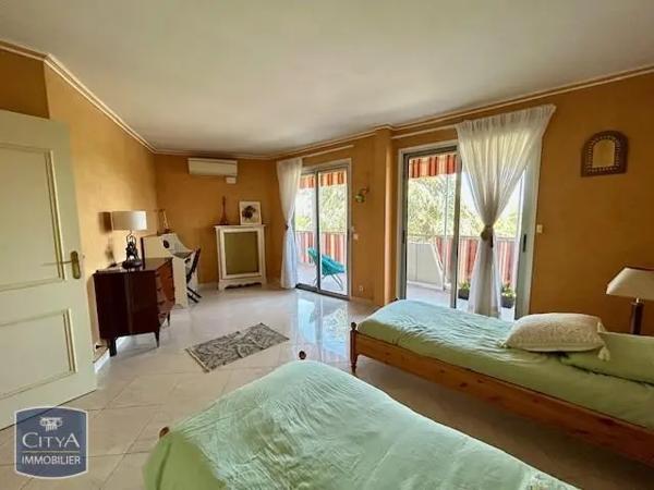Appartement à louer 3 pièces 107m² Mandelieu-la-Napoule (06210)