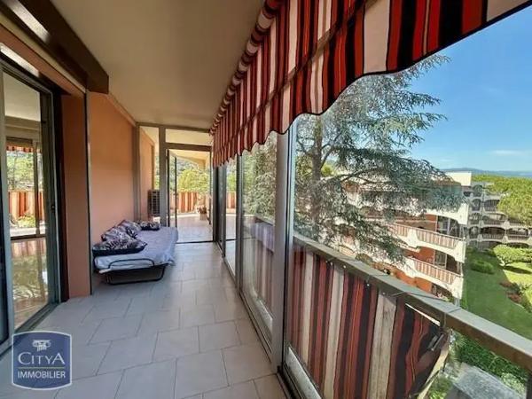 Appartement à louer 3 pièces 107m² Mandelieu-la-Napoule (06210)