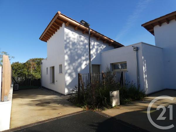 Maison à vendre  4 pièces - 97,78 m 2   ANGLET  - 64