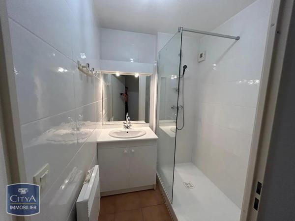 Appartement à louer 3 pièces 54.63m² Nîmes (30000)