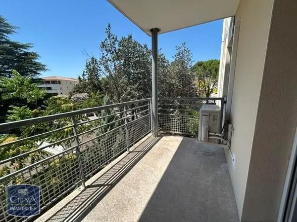 Appartement à louer 3 pièces 54.63m² Nîmes (30000)