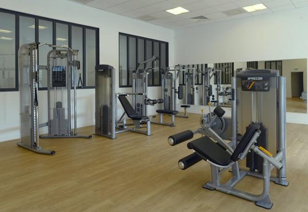 Bureaux à vendre ou à louer à Colombes campus rénové et modulable