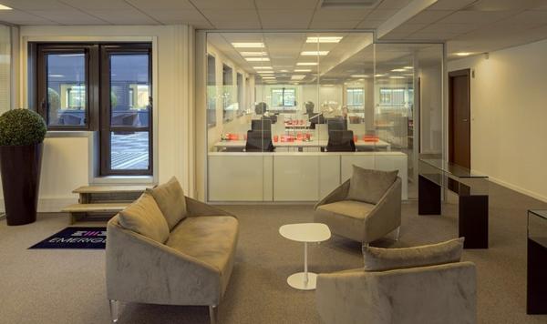 Bureaux à vendre ou à louer à Colombes campus rénové et modulable