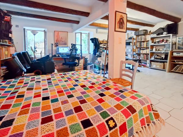 À VENDRE Grand Studio de 45 m² avec Jardin Privatif de 35 m²