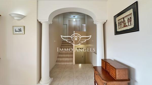 VILLA belles prestations 3chambres, T2 independant modulable, piscine, garage, calme