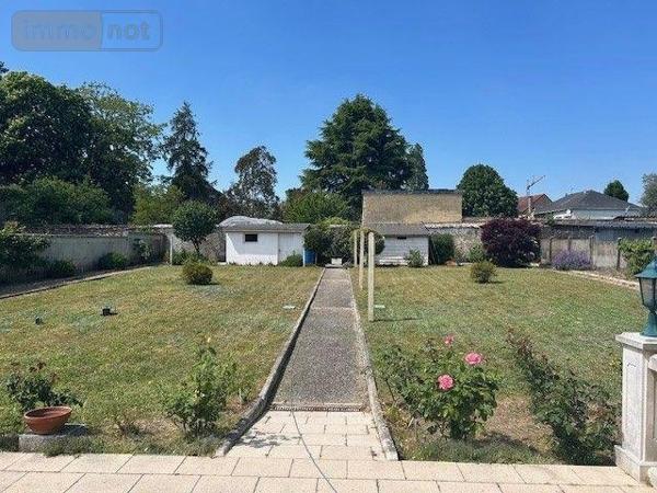 Maison à vendre à Baugé-en-Anjou dans le Maine-et-Loire (49150), ref : LB/2577   
centre