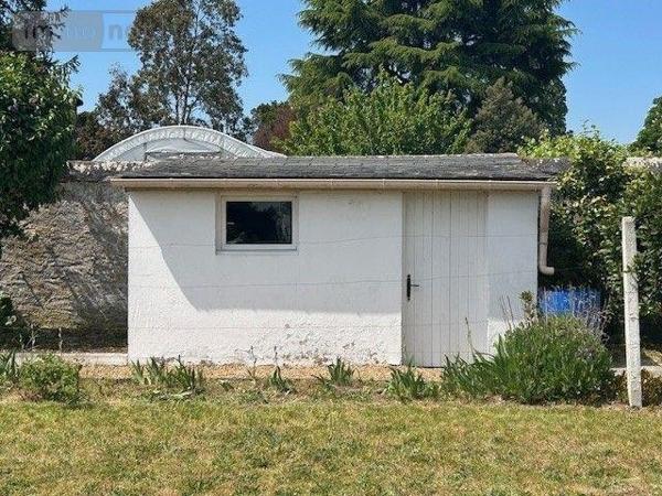 Maison à vendre à Baugé-en-Anjou dans le Maine-et-Loire (49150), ref : LB/2577   
centre