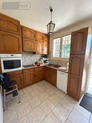 Maison à vendre à Baugé-en-Anjou dans le Maine-et-Loire (49150), ref : LB/2577   
centre