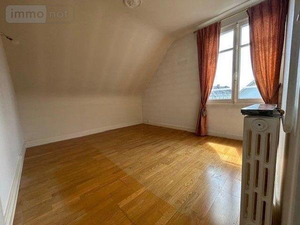 Maison à vendre à Baugé-en-Anjou dans le Maine-et-Loire (49150), ref : LB/2577   
centre