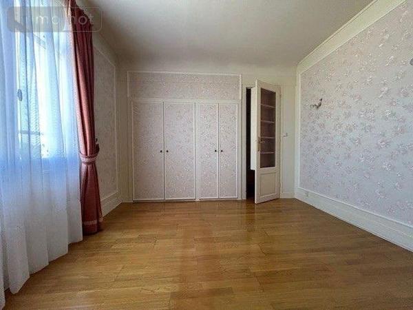 Maison à vendre à Baugé-en-Anjou dans le Maine-et-Loire (49150), ref : LB/2577   
centre