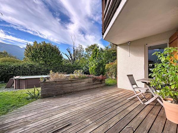 Appartement 2 pièces en rez-de-jardin avec jardin et piscine à vendre à Doussard