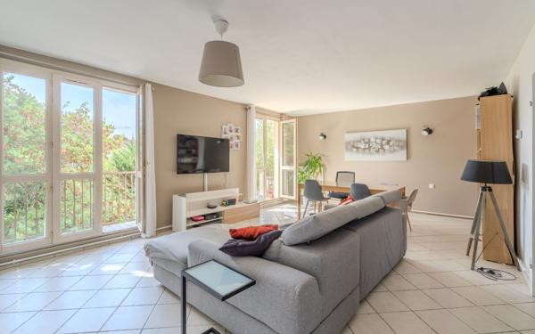 Appartement à vendre    3 pièces • 73,80 m2 Noisy-le-Grand