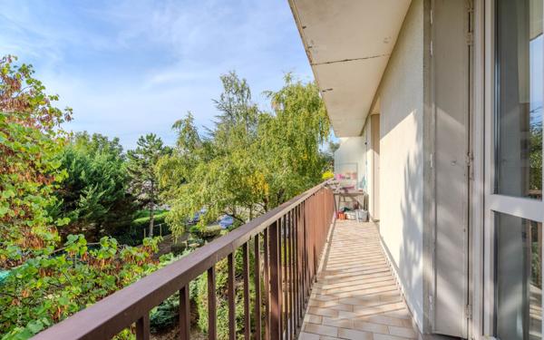 Appartement à vendre    3 pièces • 73,80 m2 Noisy-le-Grand