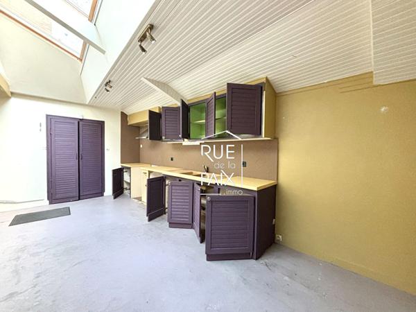 79390 THENEZAY Immeuble de caractère au coeur de Thénezay