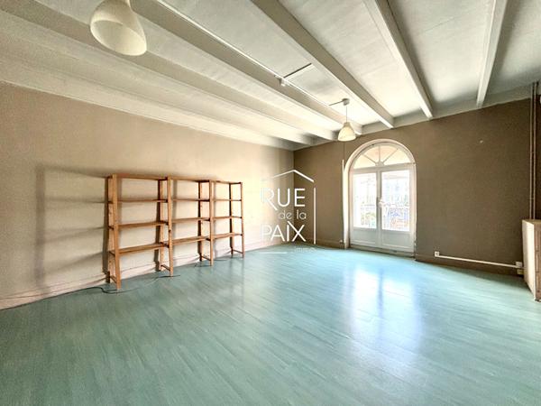 79390 THENEZAY Immeuble de caractère au coeur de Thénezay