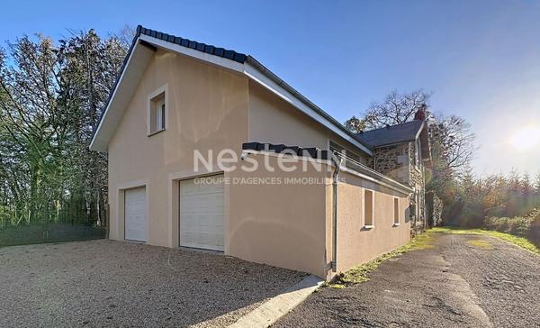 Maison à vendre à Rochechouart - 7 pièces, 5 chambres, piscine, panneaux solaire, garage double