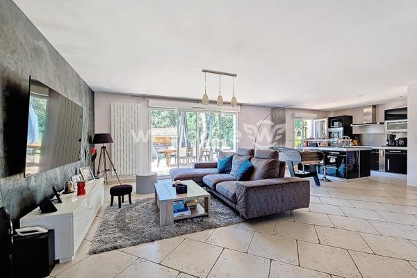 Maison à vendre 6 pièces de 166 m² à Éragny