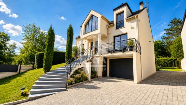 Maison Brie Comte Robert 8 pièce(s) 210 m2