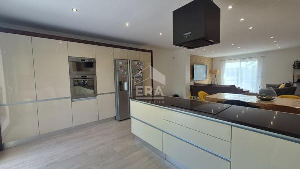 Maison Brie Comte Robert 8 pièce(s) 210 m2