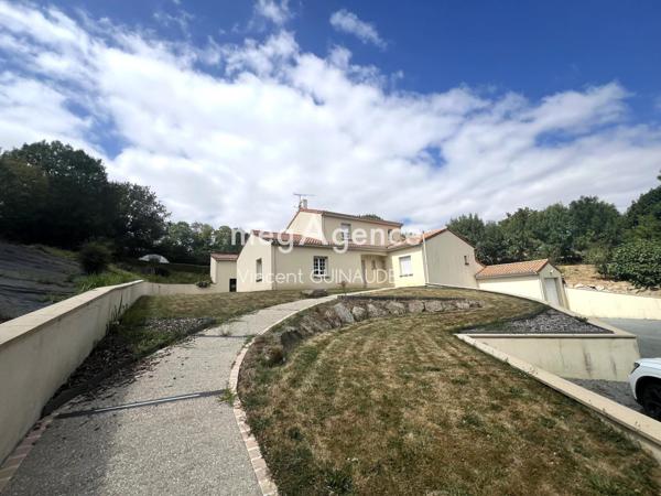 Maison à Pouzauges, 85700 - 7 pièces 163m²