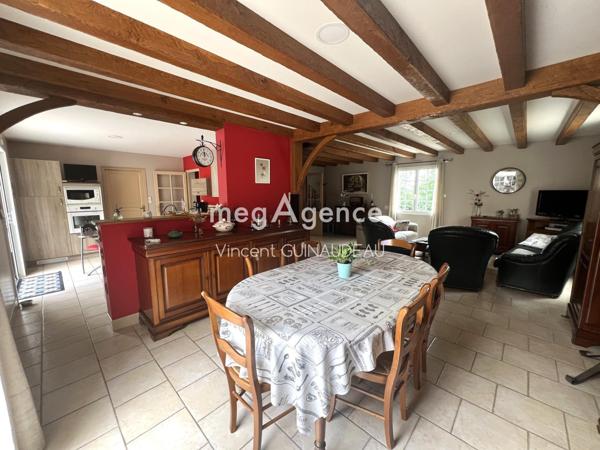 Maison à Pouzauges, 85700 - 7 pièces 163m²