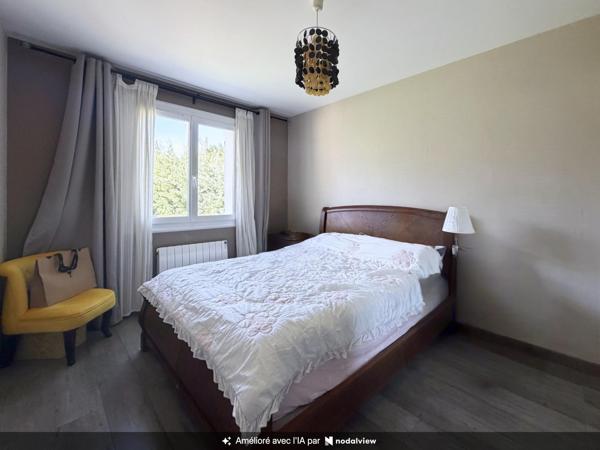 Belle villa familiale T7 sur un terrain clôturé avec piscine et garage