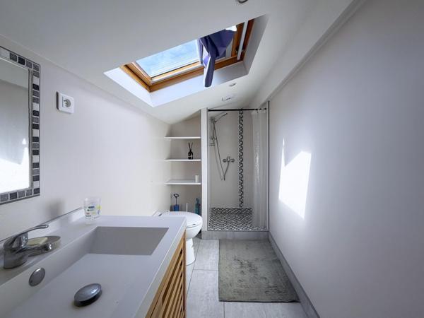Belle villa familiale T7 sur un terrain clôturé avec piscine et garage