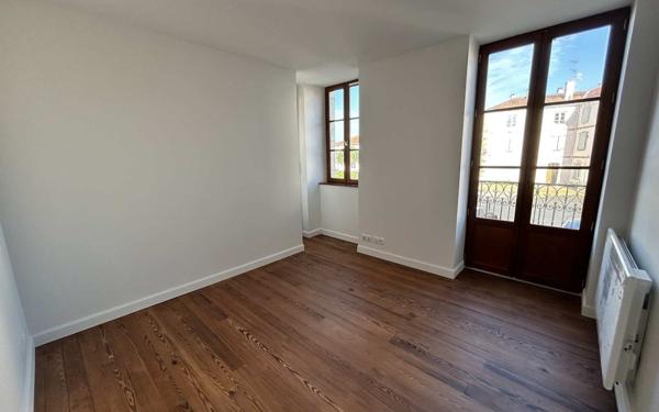 Maison à louer    Bardos