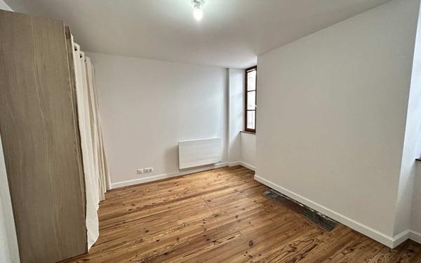 Maison à louer    Bardos