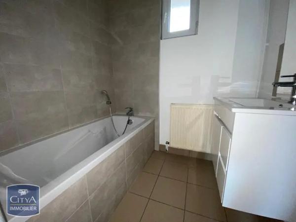 Appartement à louer 3 pièces 62m² Mâcon (71000)