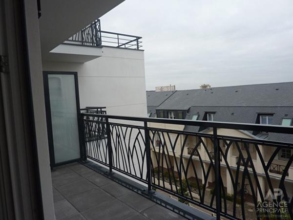 Appartement Rueil Malmaison 4 pièce(s) 87 m² Loyer 2 049 €/mois charges comprises **  - Référence  19782