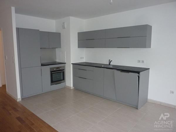 Appartement Rueil Malmaison 4 pièce(s) 87 m² Loyer 2 049 €/mois charges comprises **  - Référence  19782